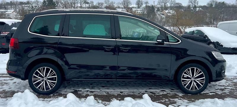 Gebraucht VW Sharan Allstar 150 PS (110 kW) 2017 Schwarz Van / Kleinbus