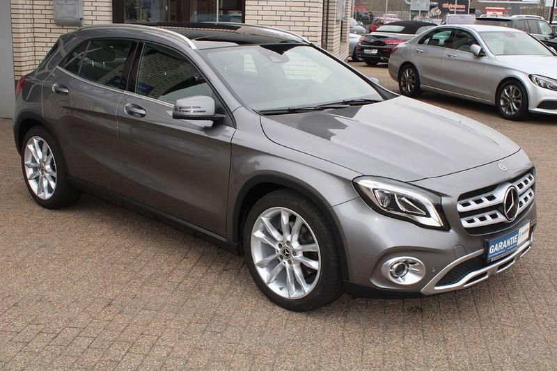 Gebraucht Mercedes GLA250 211 PS (155 kW) 2019 Grau SUV