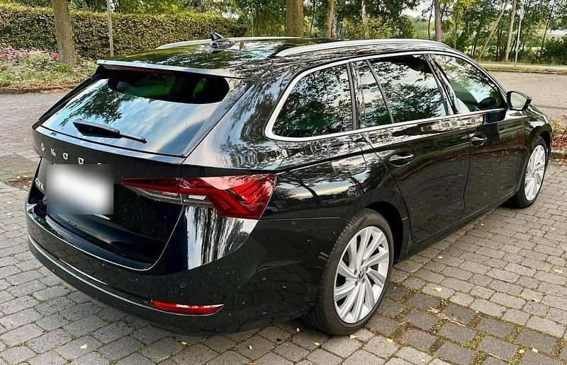 Second-hand Skoda Octavia Style 150 CP (110 kW) 2021 Negru Break