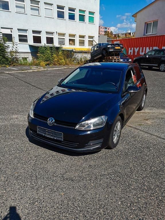 Schwarz Gebraucht 2013 VW Golf VII Trendline Limousine | 5.750 € (Guter Preis) - Bild 1/4