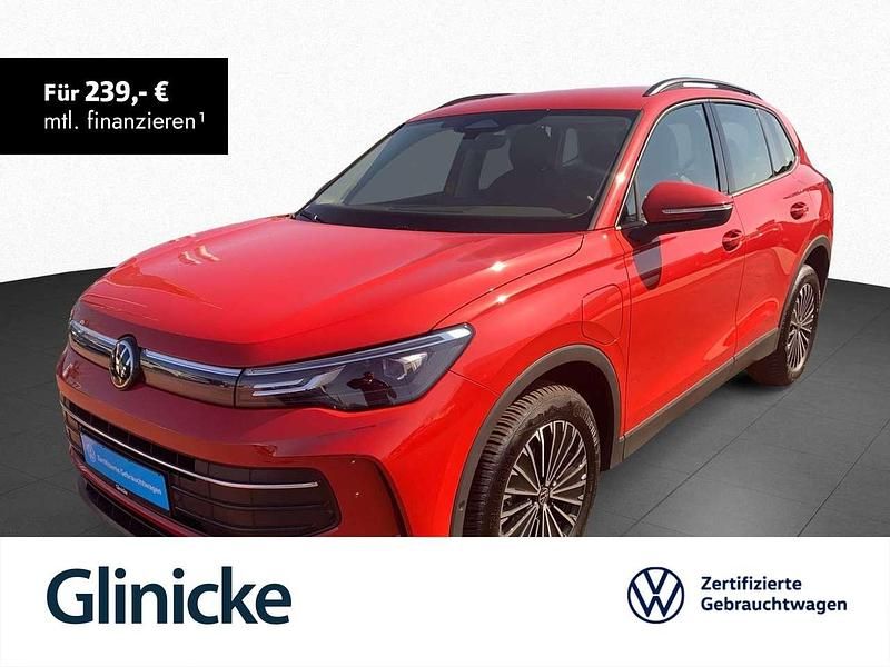 Persimmon red metallic Gebraucht 2024 VW Tiguan Life SUV | 40.833 € (Fairer Preis) - Bild 1/2