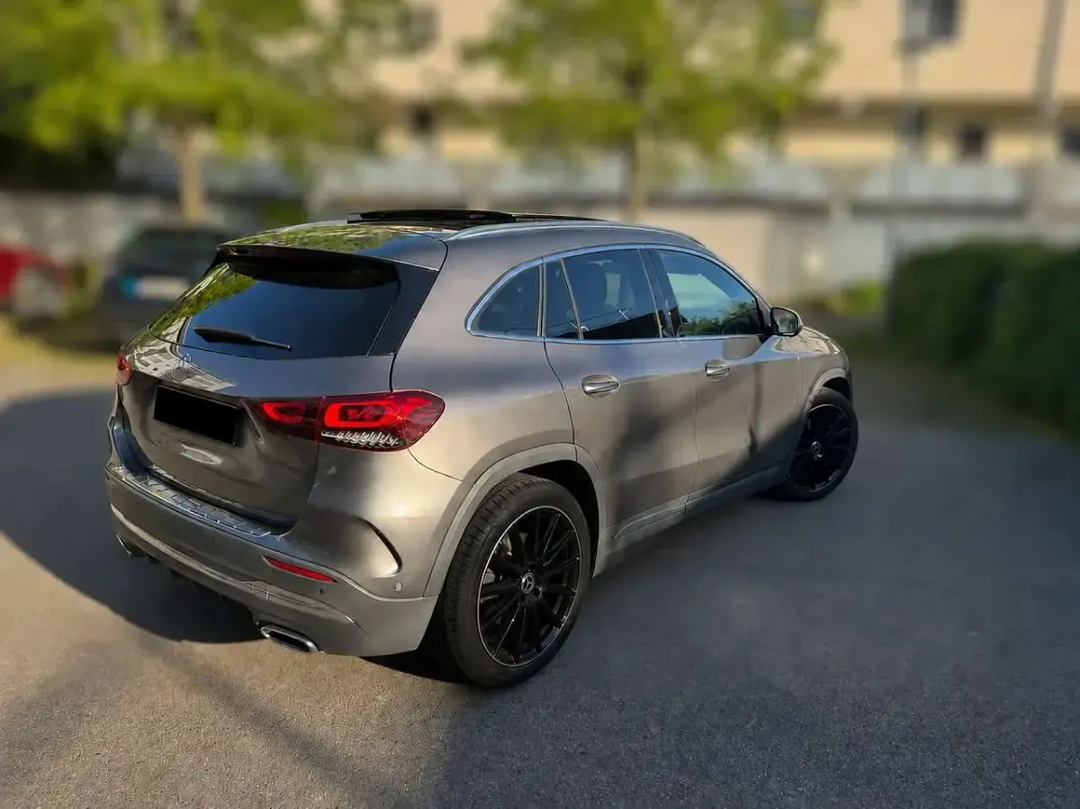 Gebraucht Mercedes GLA250 AMG line 224 PS (164 kW) 2021 Grau SUV