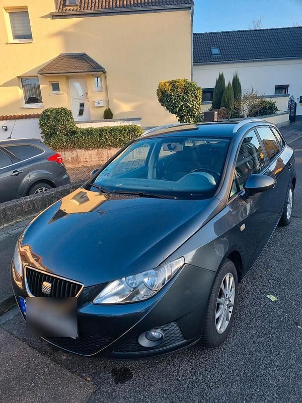 Grau Gebraucht 2011 Seat Ibiza ST Kombi | 2.999 € (Fairer Preis) - Bild 1/4