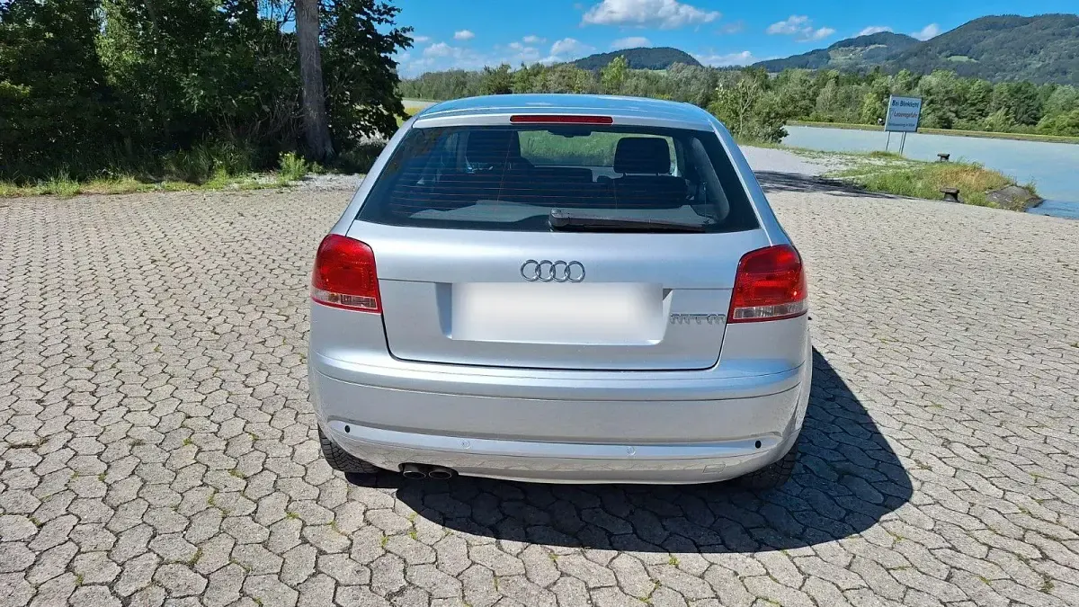 Gebraucht Audi A3 Ambiente 140 PS (102 kW) 2005 Silber Kleinwagen
