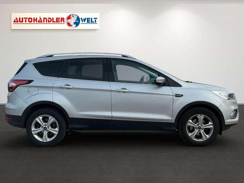 Gebraucht Ford Kuga Titanium 150 PS (110 kW) 2018 Silber SUV