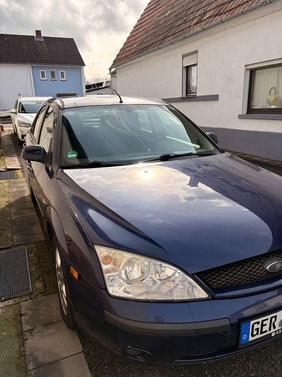 Gebraucht Ford Mondeo 145 PS (106 kW) 2002 Blau Limousine