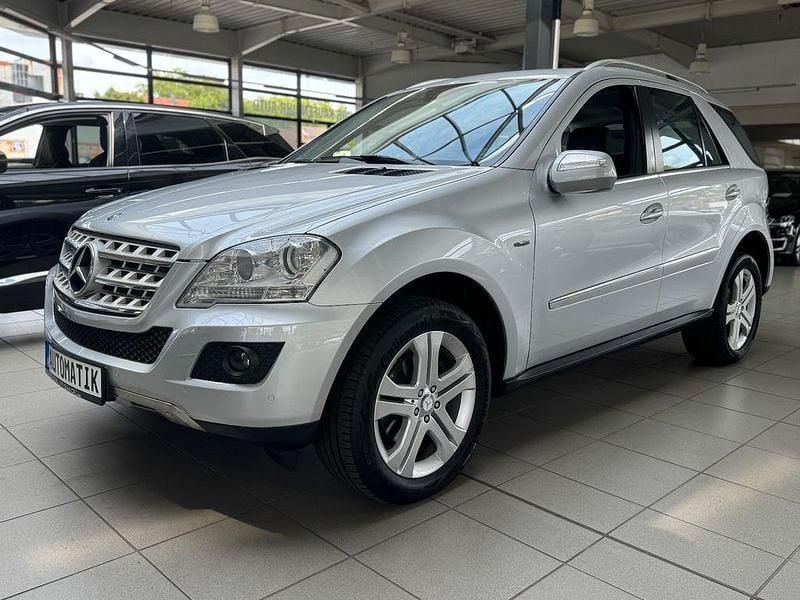 Silber Gebraucht 2010 Mercedes ML300 SUV | 12.890 € (Etwas zu teuer) - Bild 1/4