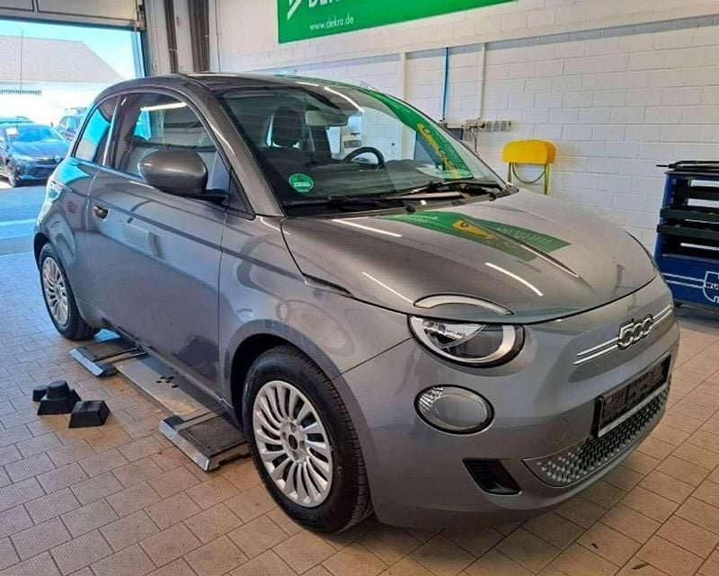 Grau Gebraucht 2023 Fiat 500e Kleinwagen | 21.998 € (Guter Preis) - Bild 1/3