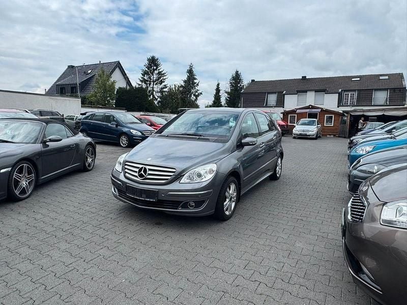 Grau Gebraucht 2008 Mercedes B200 Edition Van / Kleinbus | 5.690 € (Fairer Preis) - Bild 1/4