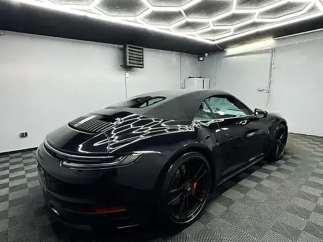 Second-hand Porsche 911 480 CP (353 kW) 2024 Negru Cabrio