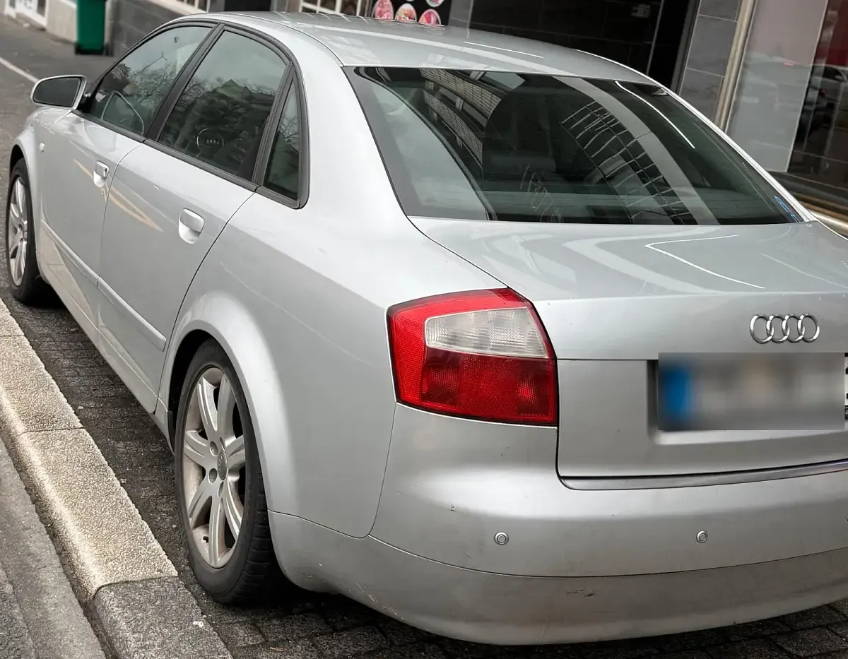 Gebraucht Audi A4 116 PS (85 kW) 2005 Grau Limousine