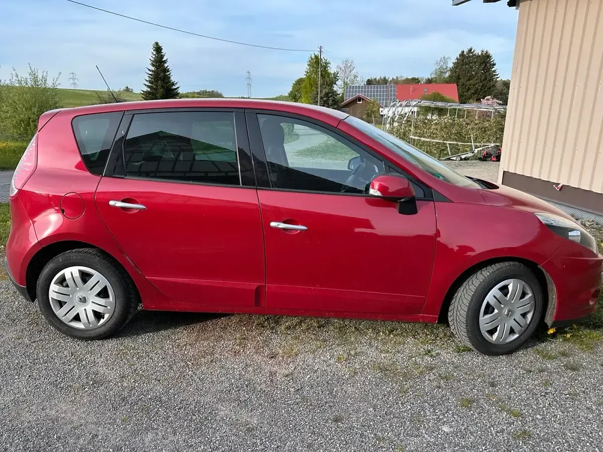 Gebraucht Renault Scenic E-Tech 130 PS (95 kW) 2009 Rot Van / Kleinbus