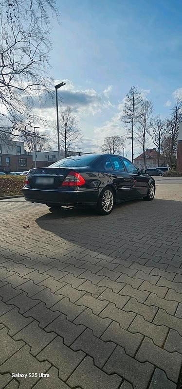 Gebraucht Mercedes E320 Avantgarde 190 PS (139 kW) 2006 Schwarz Limousine