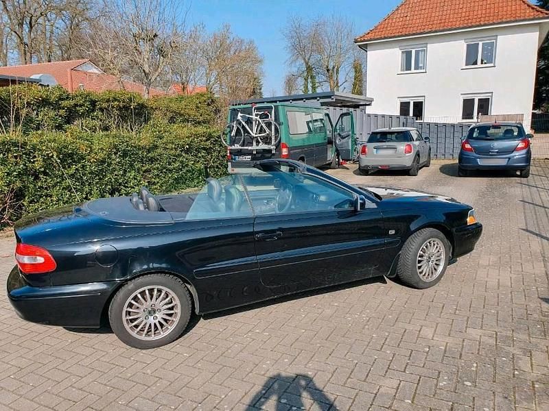 Second-hand Volvo C70 163 CP (119 kW) 2004 Negru Cabrio
