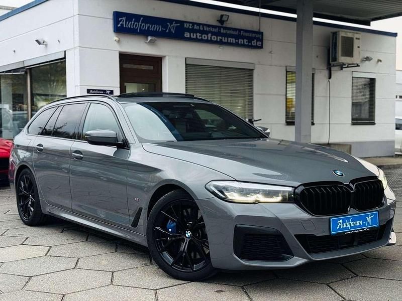 Berninagrau bernsteineffekt Gebraucht 2021 BMW 540 M Sport Kombi | 36.490 € (Fairer Preis) - Bild 1/4