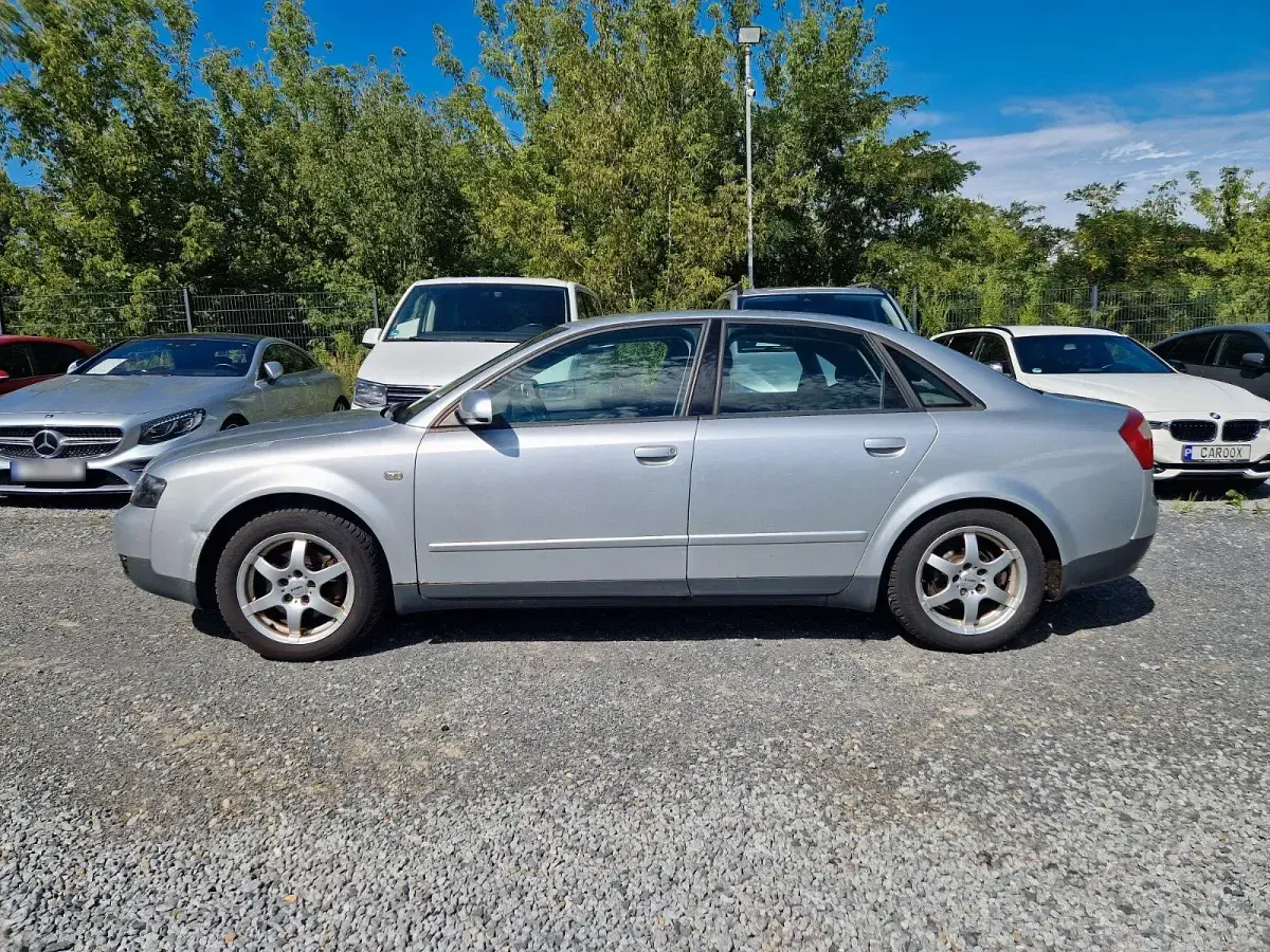 Gebraucht Audi A4 130 PS (95 kW) 2001 Silber Limousine
