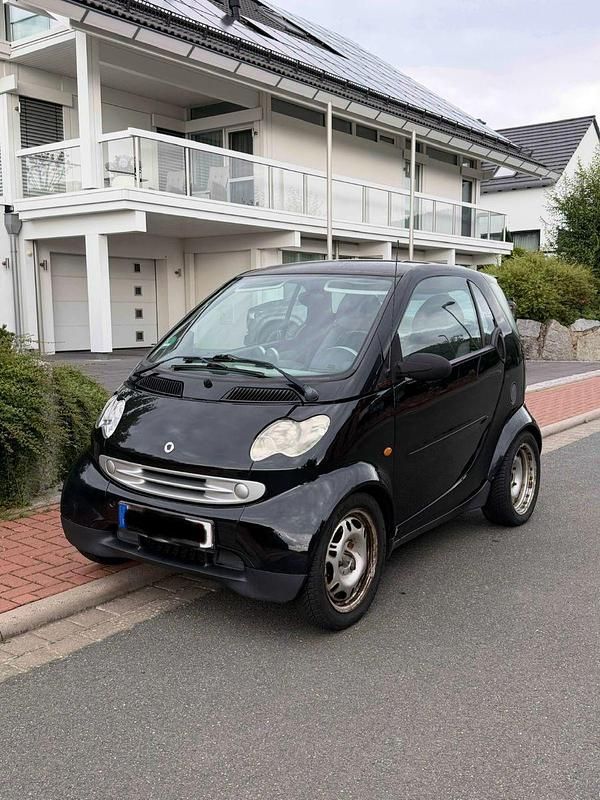 Schwarz Gebraucht 2003 Smart ForTwo Coupé Pure Coupé | 2.150 € - Bild 1/4