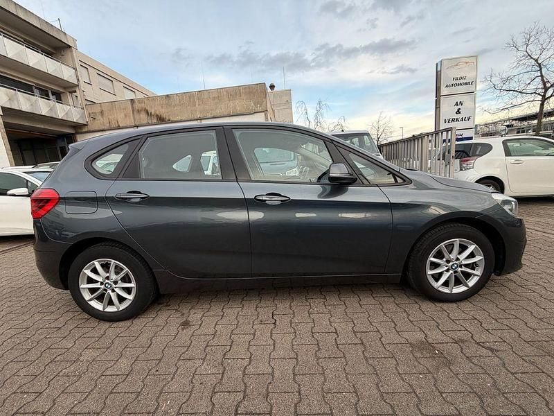 Gebraucht BMW 216 Active Tourer Advantage 116 PS (85 kW) 2018 Grau Van / Kleinbus