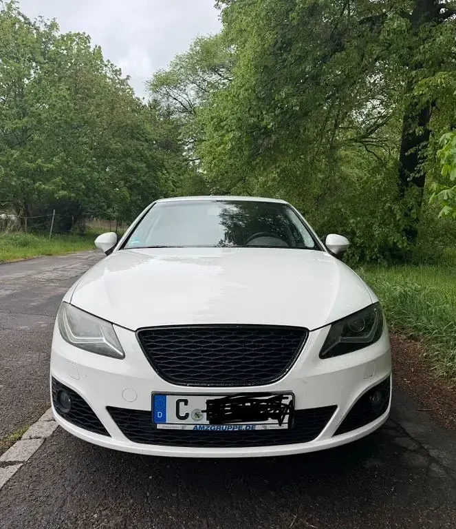 Gebraucht Seat Exeo Style 160 PS (117 kW) 2013 Weiß Limousine