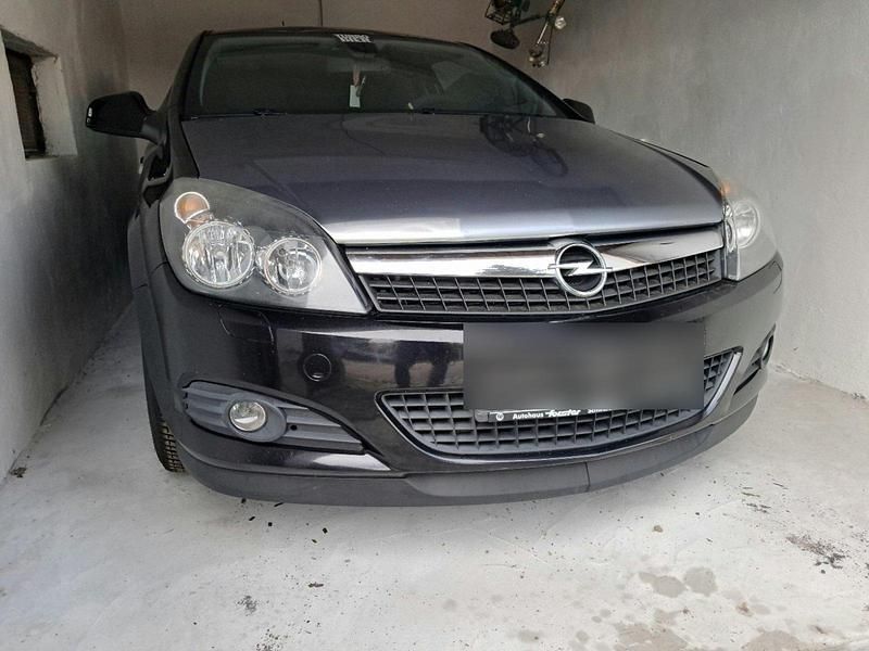 Schwarz Gebraucht 2009 Opel Astra GTC Coupé | 1.710 € (Superpreis) - Bild 1/4