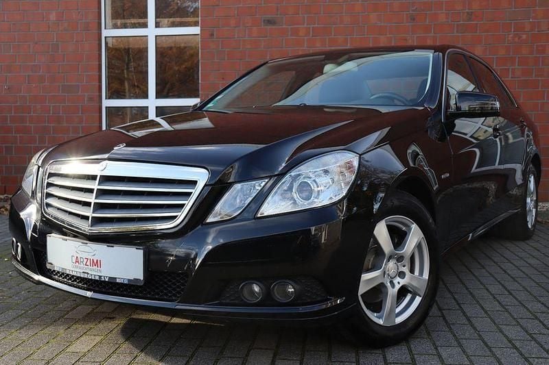 Schwarz Gebraucht 2009 Mercedes E200 Limousine | 8.490 € (Guter Preis) - Bild 1/4
