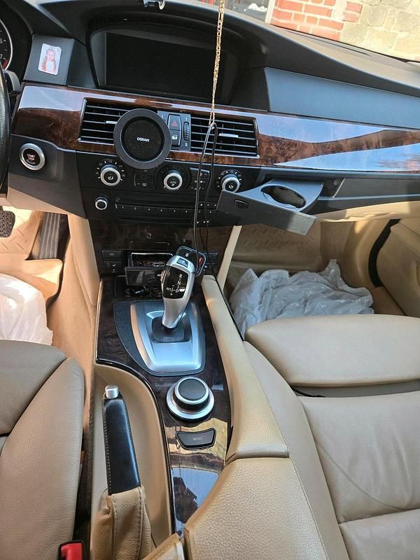 Gebraucht BMW 530 272 PS (200 kW) 2009 Schwarz Kombi