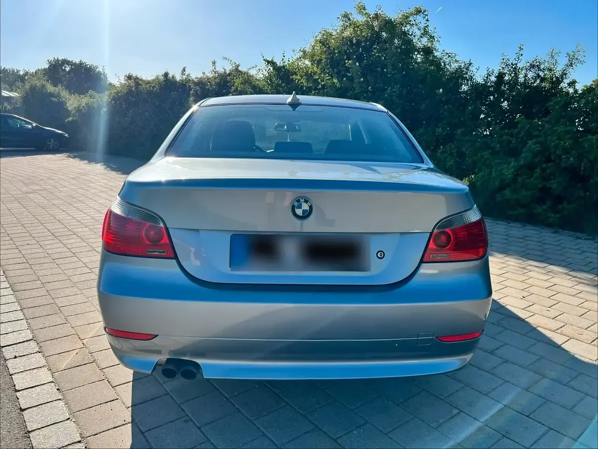 Gebraucht BMW 525 177 PS (130 kW) 2004 Grau Limousine