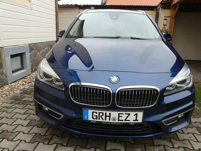 Blau Gebraucht 2015 BMW 220 Gran Tourer Luxury Line Van / Kleinbus | 13.800 € (Etwas zu teuer) - Bild 1/4