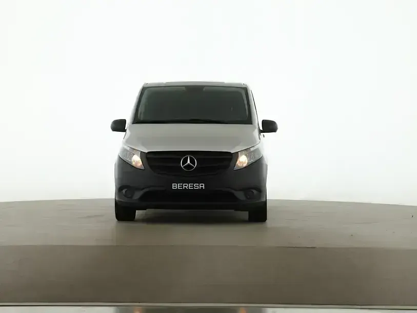 Gebraucht Mercedes Vito 163 PS (119 kW) 2022 Silber Van