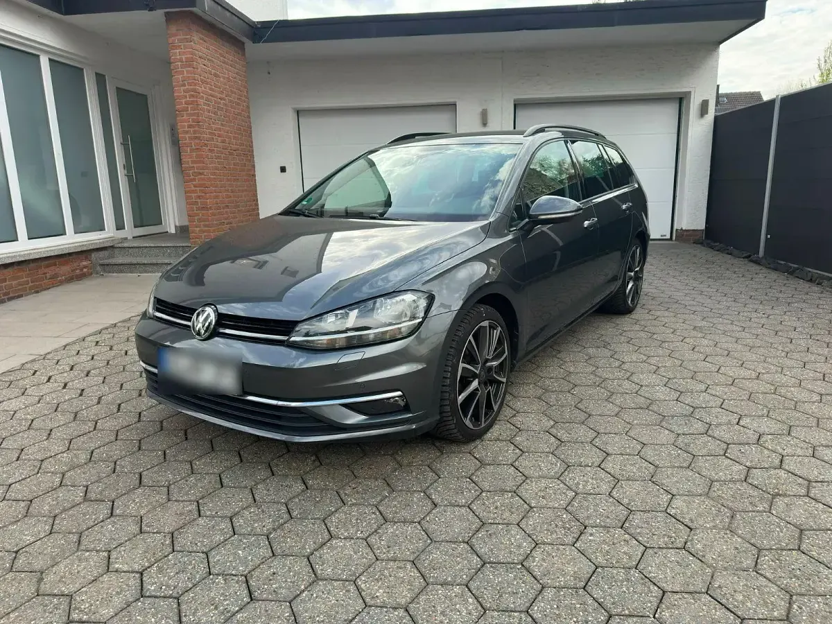 Gebraucht VW Golf VII Highline 150 PS (110 kW) 2019 Grau Kombi