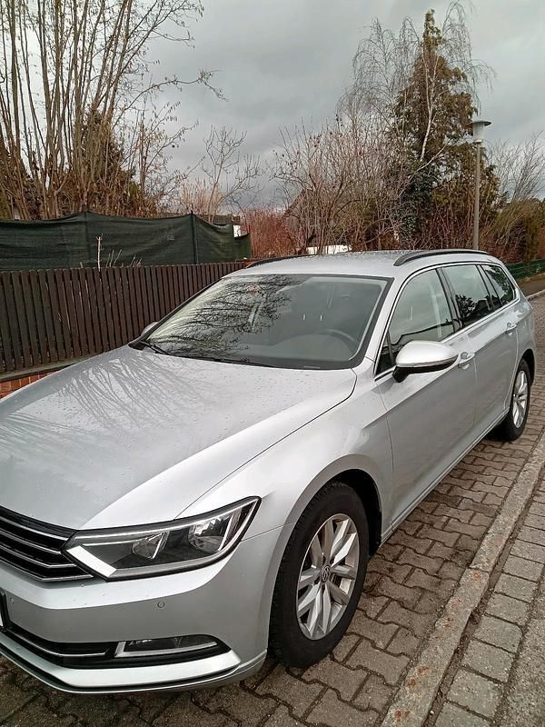 Gebraucht VW Passat 150 PS (110 kW) 2017 Silber Kombi