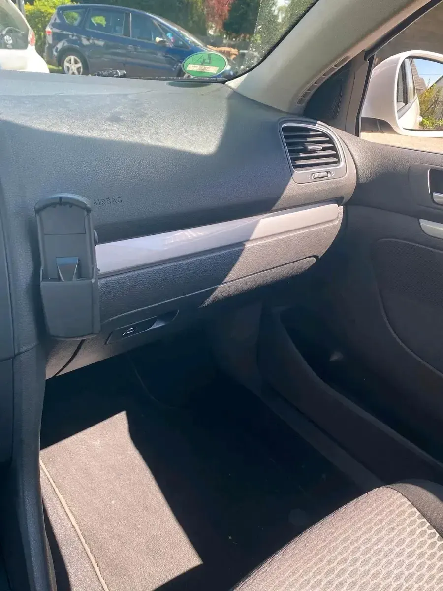 Gebraucht VW Golf VI 105 PS (77 kW) 2011 Weiß Kleinwagen