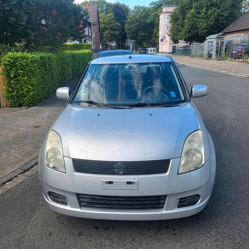 Silber Gebraucht 2007 Suzuki Swift Kleinwagen | 1.100 € (Superpreis) - Bild 1/4