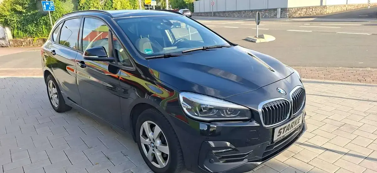 Gebraucht BMW 218 Advantage 140 PS (102 kW) 2018 Black sapphire metallic Van / Kleinbus