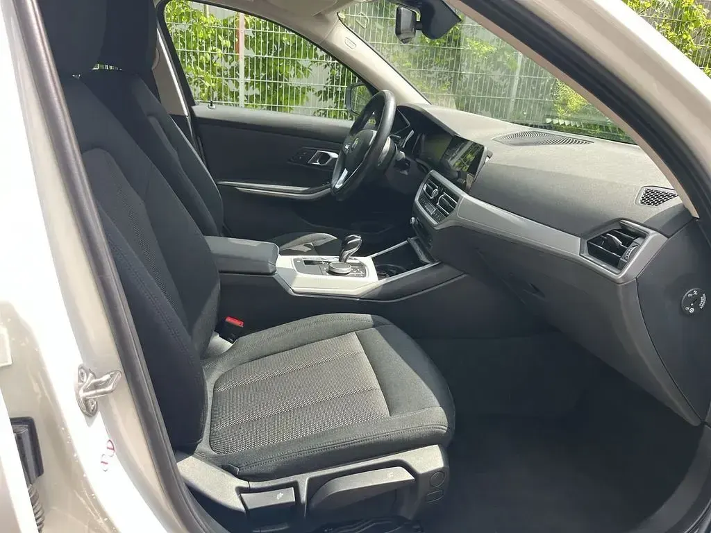Gebraucht BMW 318 150 PS (110 kW) 2021 Weiß Kombi