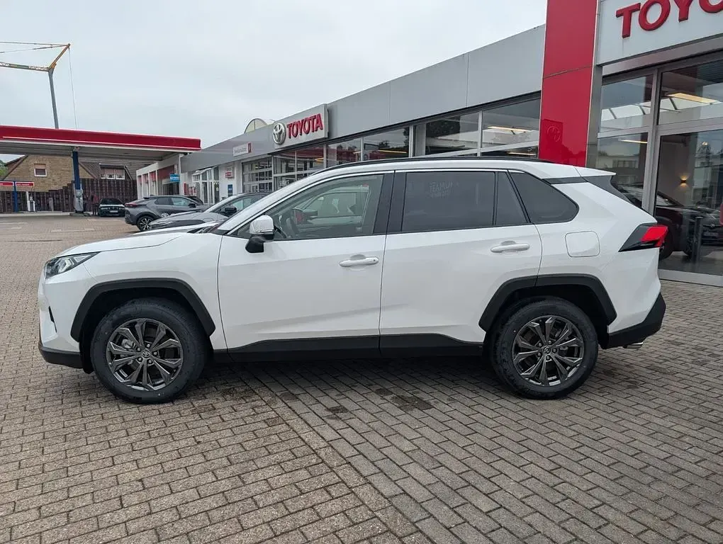 Neu Toyota RAV4 218 PS (160 kW) 2026 Weiß SUV