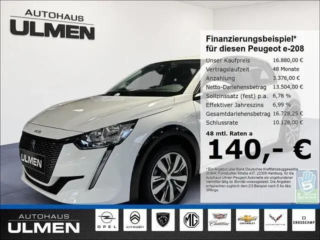 Weiss Gebraucht 2021 Peugeot e-208 Active Kleinwagen | 16.880 € (Fairer Preis) - Bild 1/4