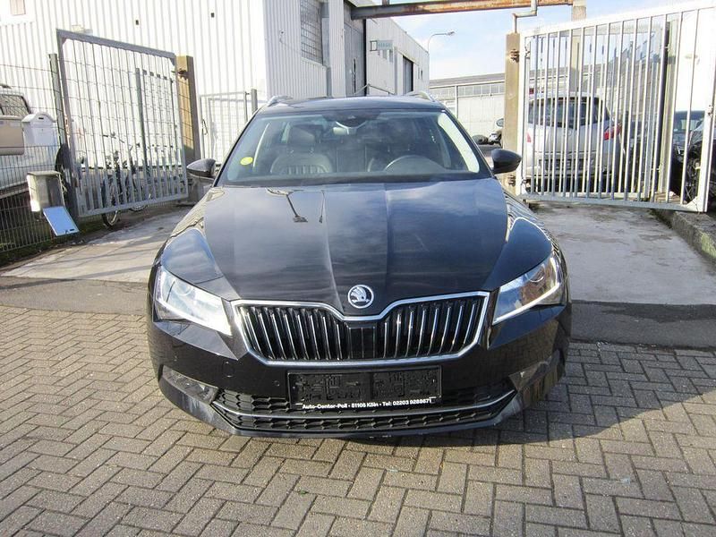 Gebraucht Skoda Superb LAURIN & KLEMENT 190 PS (139 kW) 2019 Schwarz Kombi