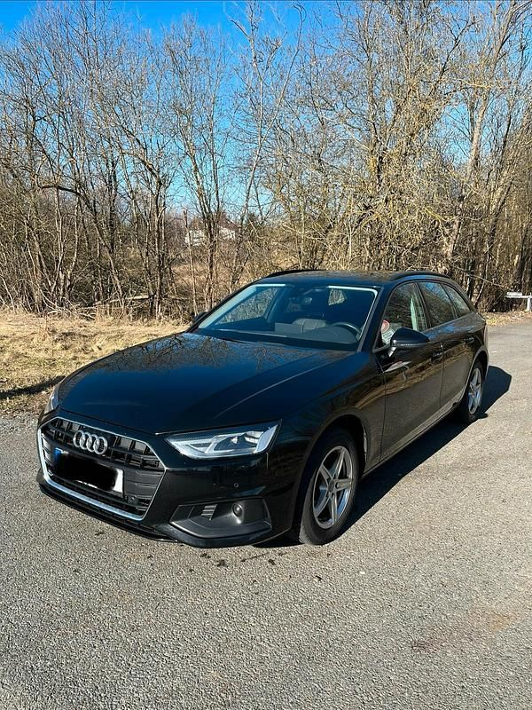 Gebraucht Audi A4 163 PS (119 kW) 2020 Schwarz Kombi