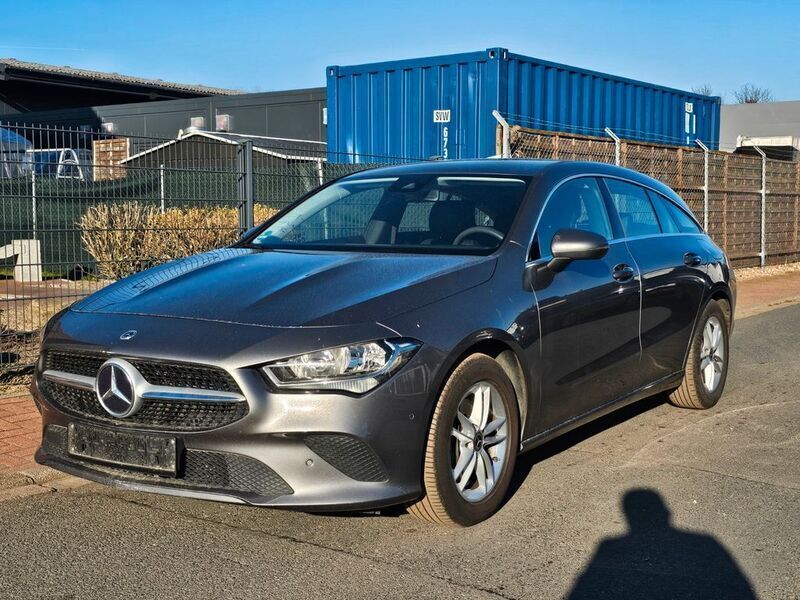 Grau Gebraucht 2020 Mercedes CLA180 Limousine | 12.490 € (Superpreis) - Bild 1/4