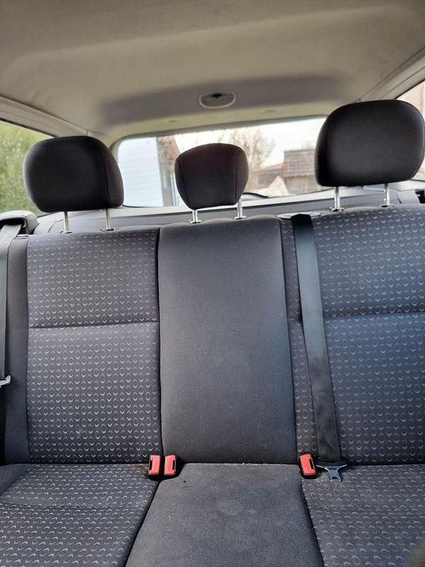 Gebraucht Ford Focus Trend 101 PS (74 kW) 2005 Kombi