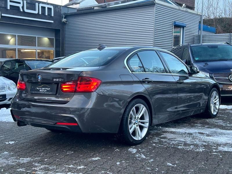 Gebraucht BMW 320 Luxury Line 184 PS (135 kW) 2014 Braun Limousine