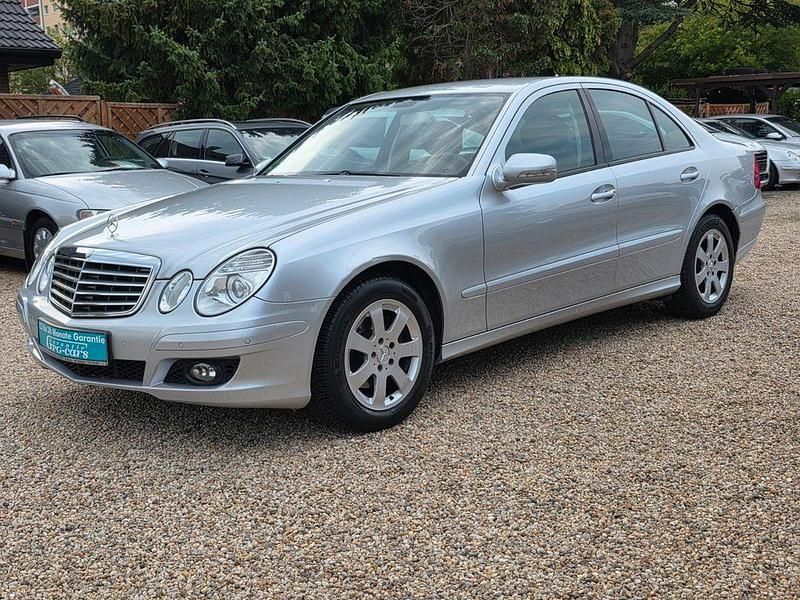 Gebraucht 2006 Mercedes E200 Limousine | 8.999 € (Etwas zu teuer) - Bild 1/4