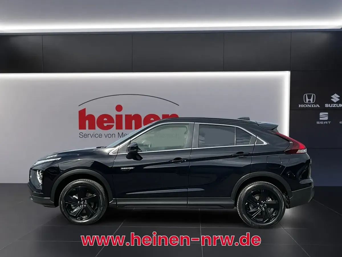 Gebraucht Mitsubishi Eclipse Cross 98 PS (72 kW) 2023 Panther schwarz SUV