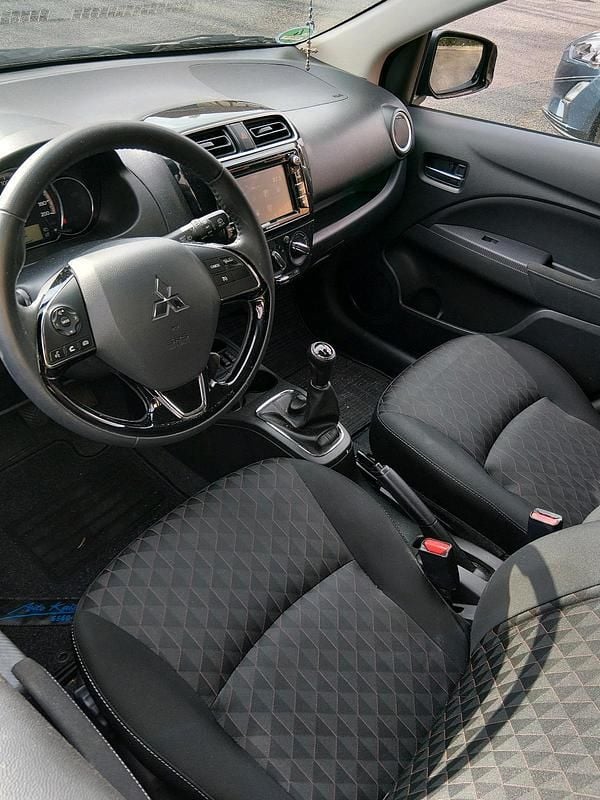 Gebraucht Mitsubishi Space Star 71 PS (52 kW) 2022 Schwarz Kleinwagen