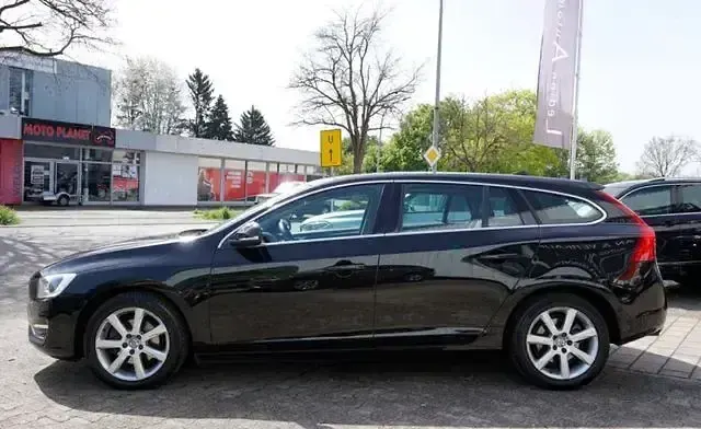 Gebraucht Volvo V60 Summum 190 PS (139 kW) 2015 Schwarz Kombi