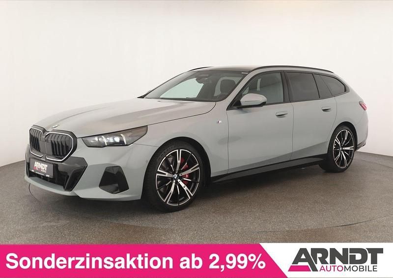M brooklyn grau Gebraucht 2025 BMW 540 Comfort Edition Kombi | 66.884 € (Superpreis) - Bild 1/4