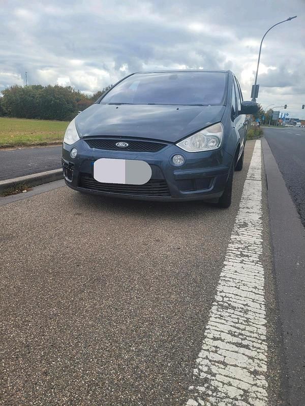 Blau Gebraucht 2010 Ford S-MAX S Van / Kleinbus | 2.639 € (Fairer Preis) - Bild 1/4