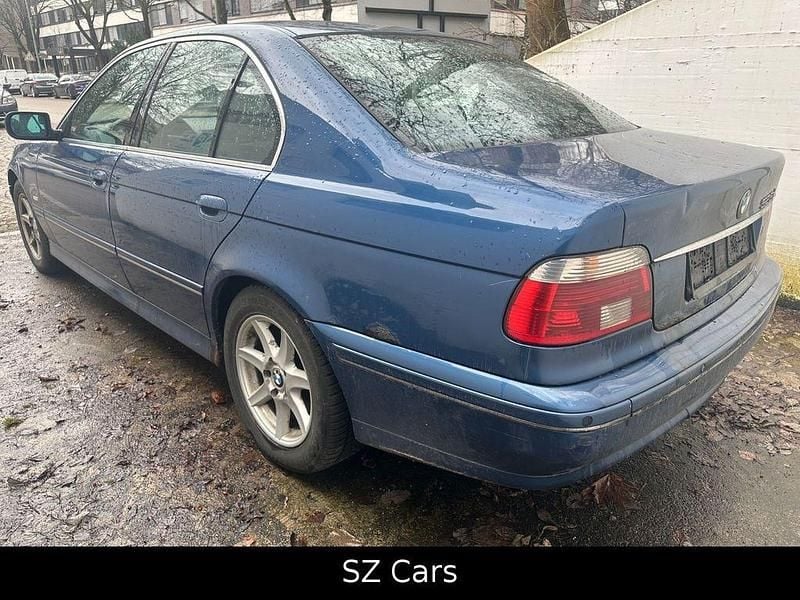 Gebraucht BMW 525 Exclusive 163 PS (119 kW) 2002 Blau Limousine