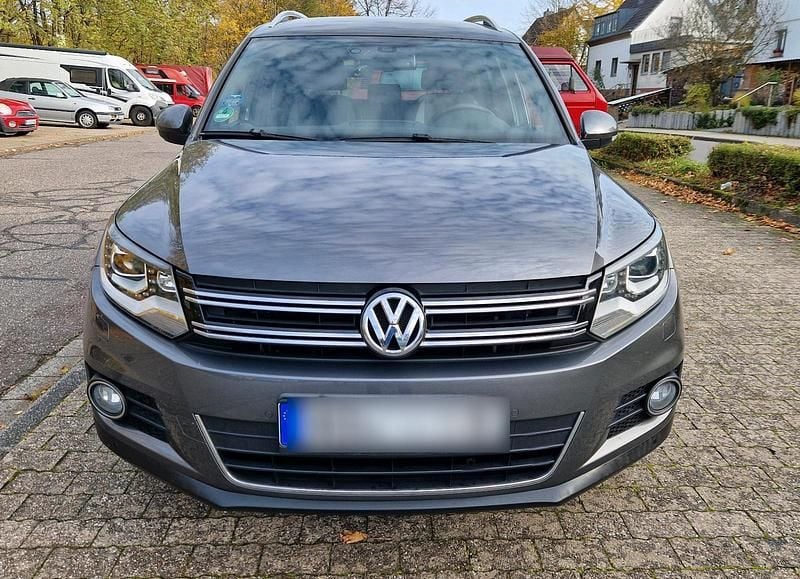 Grau Gebraucht 2013 VW Tiguan SUV | 8.599 € (Guter Preis) - Bild 1/4